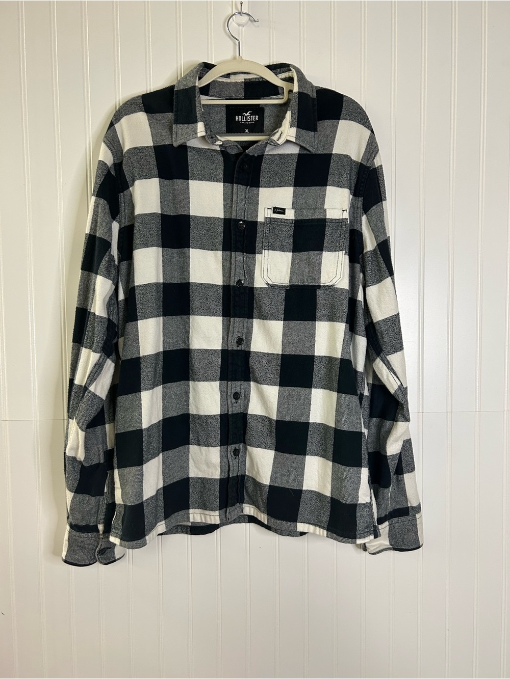 Hollister Black & White Plaid Button-Up Shirt Size XL